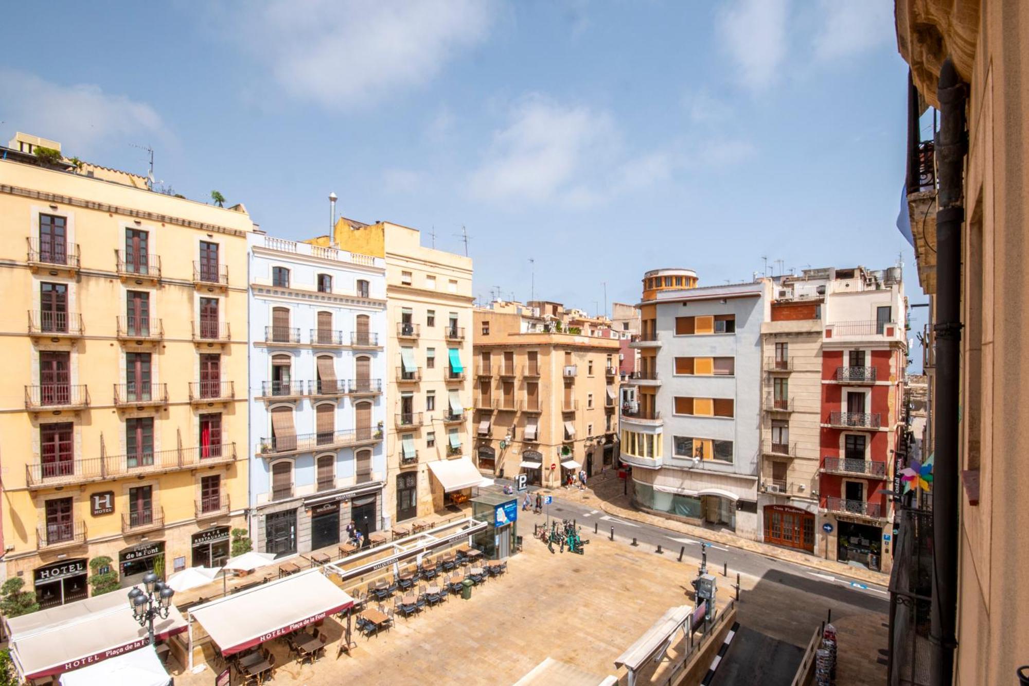 Design Apartment Placa La Font Tarragona Exterior photo